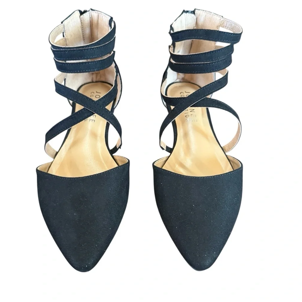Journee Collection Marlee Black Flat Size 8.5